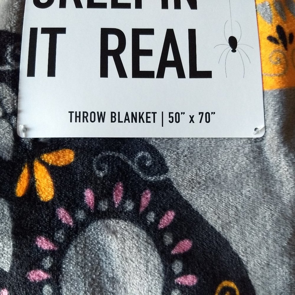 π©LAST ONE Luxe Plush Throw Sugar Skulls Blanket - Picture 2 of 4